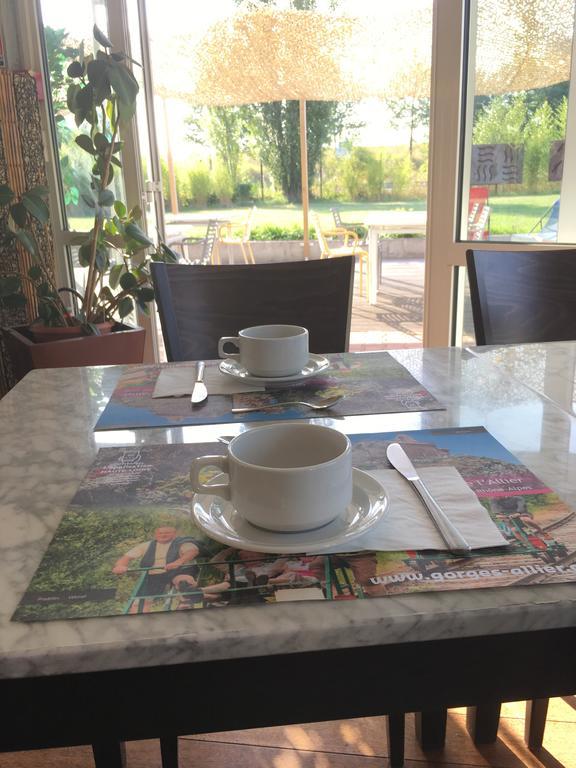 Hotel Evan Lempdes sur Allagnon ภายนอก รูปภาพ