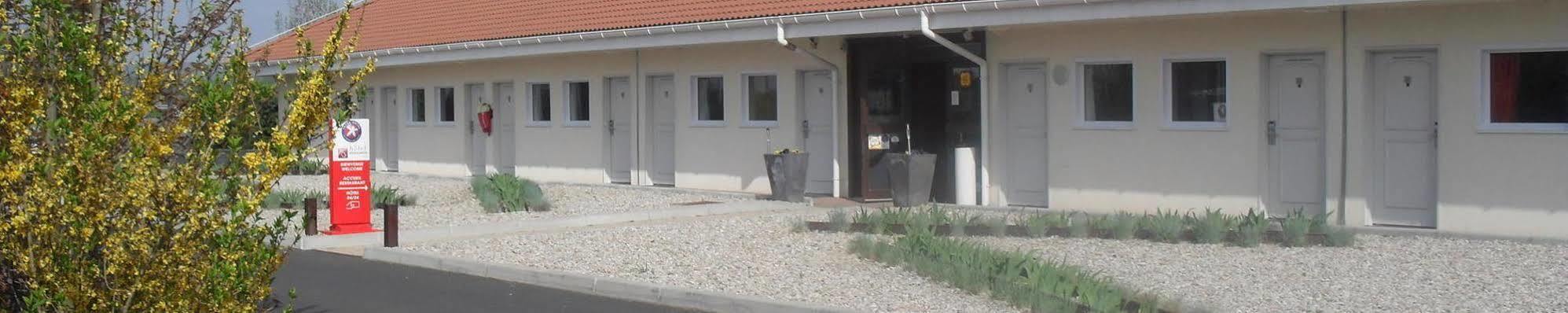 Hotel Evan Lempdes sur Allagnon ภายนอก รูปภาพ