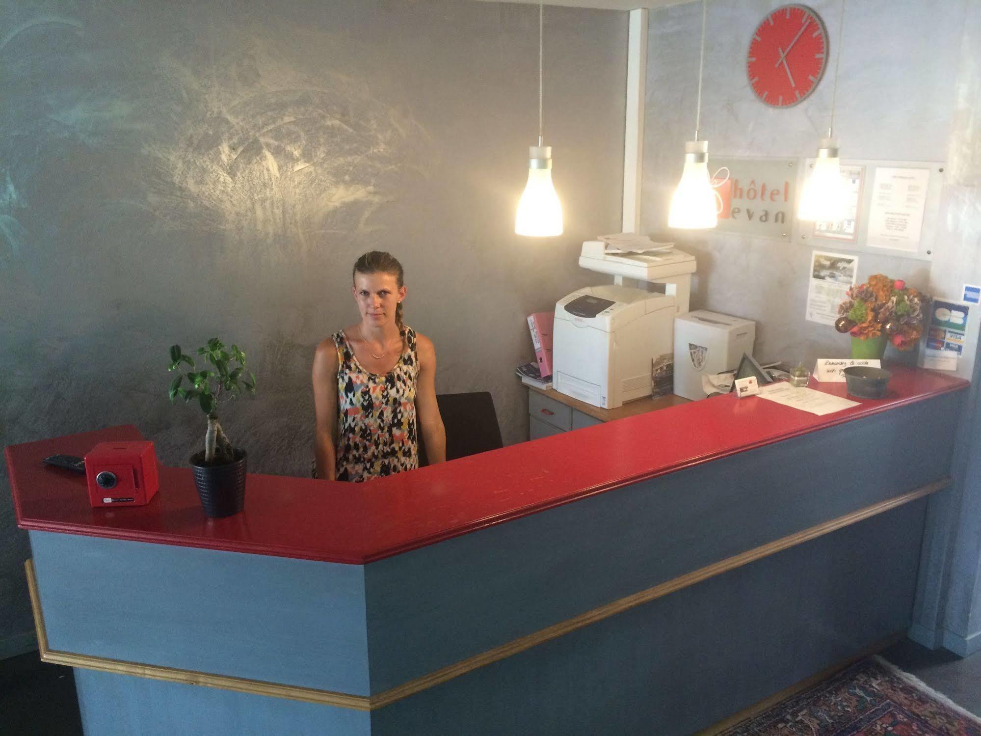 Hotel Evan Lempdes sur Allagnon ภายนอก รูปภาพ